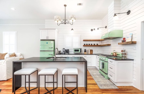 Thunderbolt Casa | Splash of Southern | Private Pool & Fire Pit + Near Local Sights!