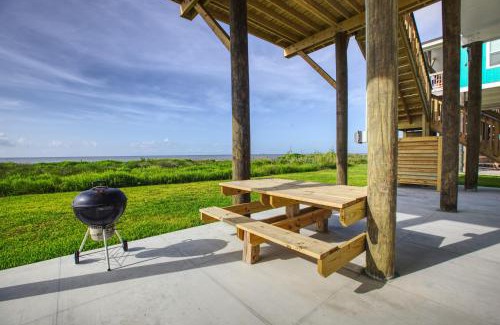 Port Bolivar Casa | Splash Spacious 3BD 3bath Beachfront! Steps to Beach!