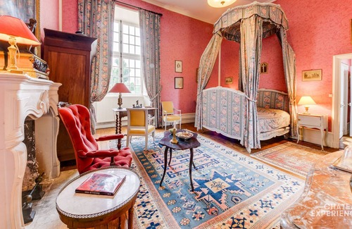 Grand-Brassac Otro | Espléndido castillo del siglo 14 con piscina en el suroeste de Francia.
