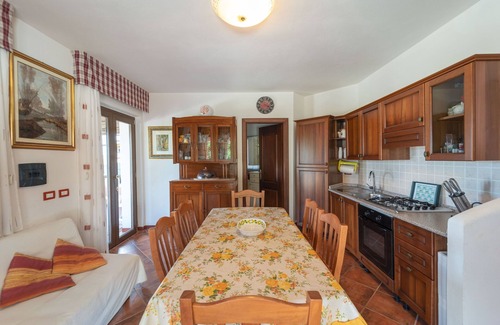 Stintino Villa | Espléndida villa de 2 plantas en el centro con terrazas, vistas al mar y aire acondicionado.