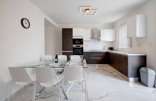 Swieqi Apartamento | Splendid 2BR Apartment in Central St Julian's