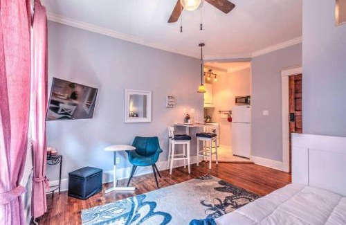 Central Midtown Apartamento | Splendid Colonial in Midtown with Parking