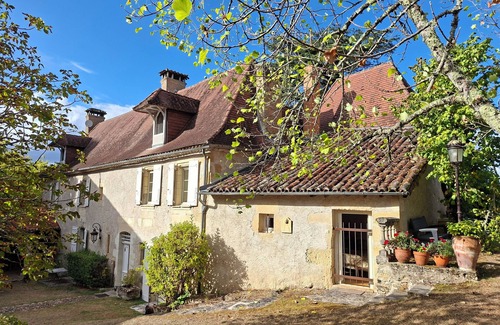 Bassillac and Auberoche Casa | Splendid 17th century manor house with park. Ideal for family stays.