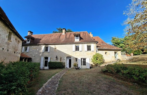 Bassillac and Auberoche Casa | Splendid 17th century manor house with park. Ideal for family stays.