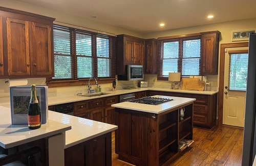Lake Toxaway Casa | Splendid Lake Toxaway home on golf course - golf cart/walk to Marina in minutes!