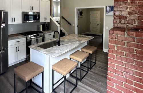 Northside Casa | Splendid Northside Home