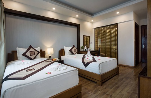Hang Trong Hotel | Splendid Star Grand Hotel & Spa