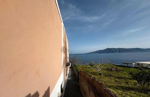 Santa Marina Salina Villa | Splendida Villa Eoliana a due passi dal mare con panorama mozzafiato
