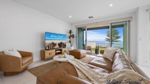 Christies Beach Casa | Splendour By The Sea By Wine Coast Holidays