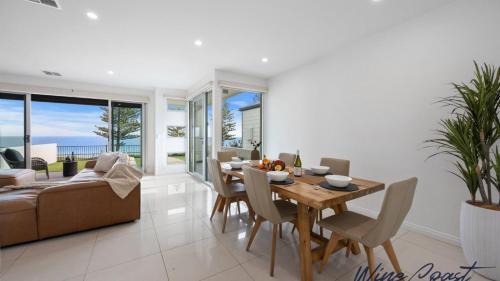 Christies Beach Casa | Splendour By The Sea By Wine Coast Holidays