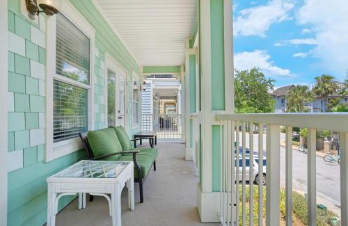 Villages of Crystal Beach Casa | Splish Splash Pet friendly Pool view