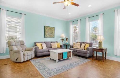 Villages of Crystal Beach Casa | Splish Splash Pet friendly Pool view