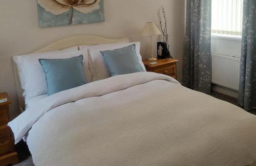 Skegby Casa | Split Level Bungalow - Sleeps4 - Close to walks