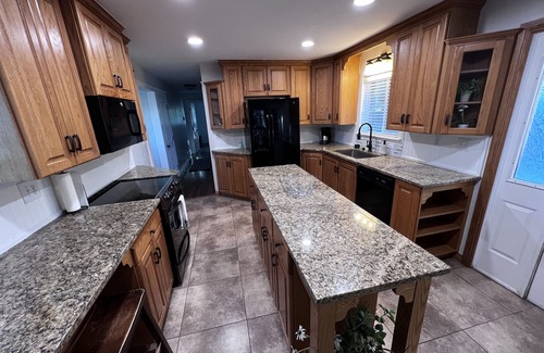 Lapoint Casa | Split Mountain View Paradise! Life on the farm!