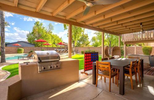 Glendale Casa | Sport Court Pool Hot Tub Pool Table Fire Pit Games