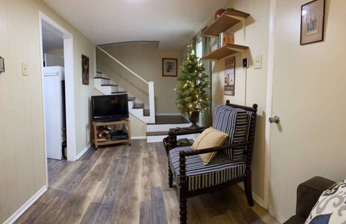 Hesston Cabaña | Sportsman Cottage - Raystown Lake Vacation Rentals, Aunt Susie's