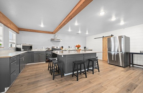 Golden Meadow Casa | Sportsman's Paradise: Steps away from your next adventure