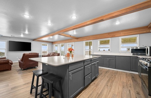 Golden Meadow Casa | Sportsman's Paradise: Steps away from your next adventure