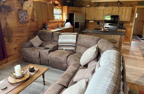 Mount Chase Cabina | Sportsman's Paradise Katadhin Area Cabin Sleeps 10-15 Four Season