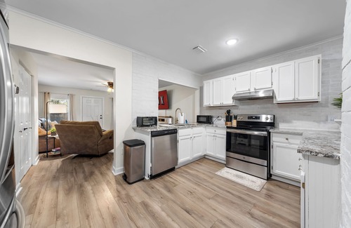 Foley Casa | Sportsplex.PetFriendly.OWA.GasGrill.Foosball.FullyFencedYard