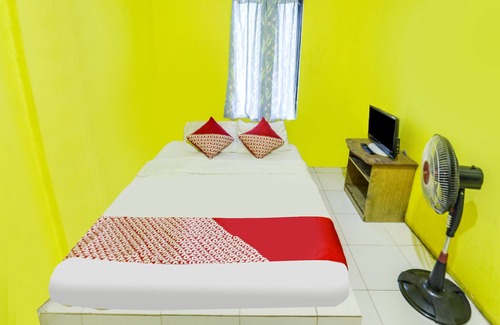 Lubuk Baja Hotel | SPOT ON 91879 Emes Jaya HomestayNearSamsung Electronic Indonesia PT