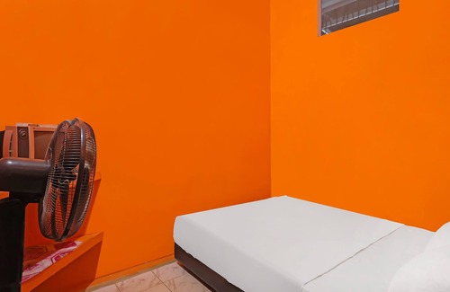 Lubuk Baja Hotel | SPOT ON 92360 Penginapan ReniNearMall Nagoya Hill