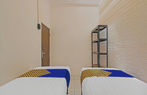 West Semarang Hotel | SPOT ON 92495 Wisma AyemNearTaman Doa Maria Gereja Bongsari