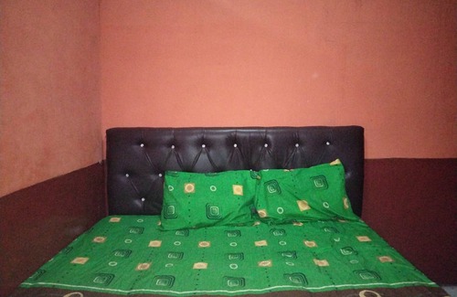 Medan Hotel | SPOT ON 92601 Penginapan Keluarga