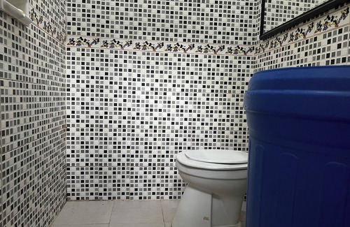 Makassar Hotel | SPOT ON 92654 Oma Homestay