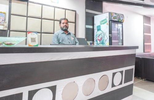 Chanda Nagar Hotel | Spot On Sunshine Inn