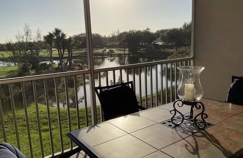 Bonita Springs Condominio | Spotless 2nd Flr., Condominio de lujo de 2 hab con espectaculares vistas al golf y al lago