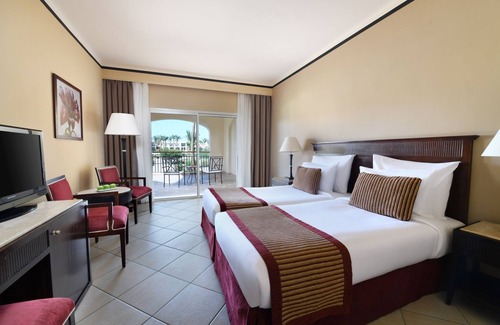 Sharm El Sheikh Hotel | Sprawling All‑Inclusive Resort: Pools, Beach, Waterslides, Spa & Kids’ Actvity