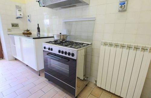 Mercatello sul Metauro Villa | Amplia villa de escape con piscina