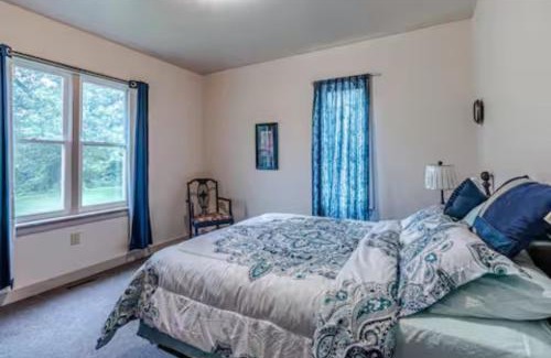 Waynesboro Casa | Sprawling 9 BR Mountaintop Oasis with BlueRidge Views