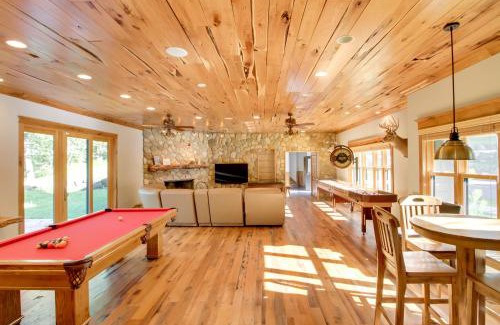 Lake Shore Casa | Sprawling Minnesota Home with On-Site Lake Access