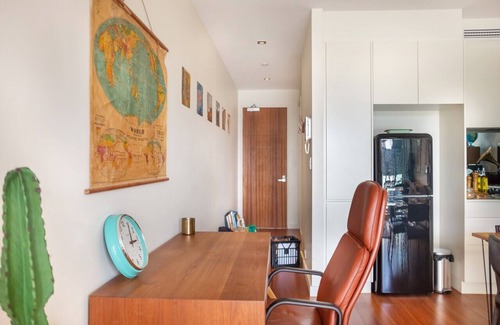 Newtown Apartamento | Sprawling Modern City Pad by Sydney Dreams