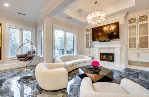 Suwanee Casa | Sprawling Suwanee Home Theater, Pool, Hot Tub!
