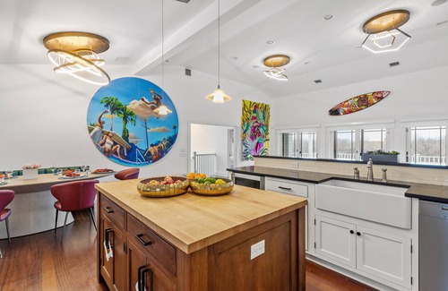 Montauk Casa | Sprawling Waterviews- Spacious Luxury Designer Home- Pool