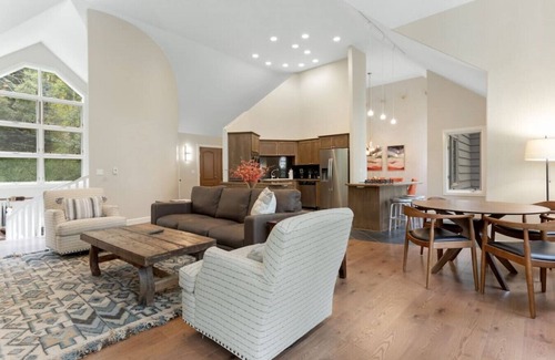 Highland Meadows Casa | Sprawling West Vail Home - Private Hot Tub!