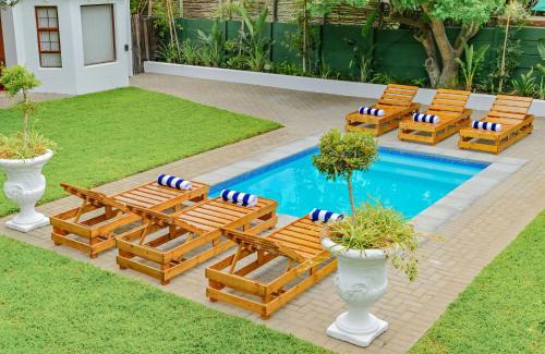 Bloubergstrand Casa | Spray Villa Bloubergstrand with hot tub and close to the beach