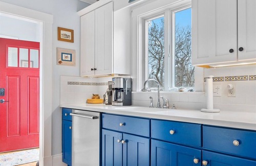 Pine Point Casa | Spread out and breathe across from the beach!