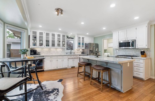 Bella Vista Casa | Spring Available! Lakefront, Dock, Remodeled, Views, screen porch, Kayaks!