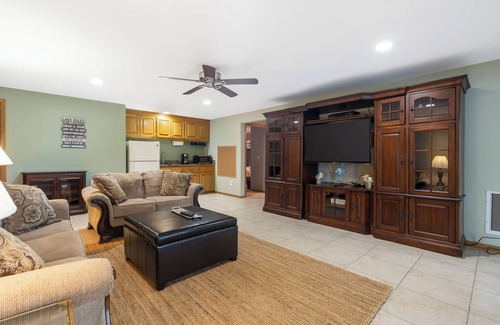 Bella Vista Casa | Spring Available! Lakefront, Dock, Remodeled, Views, screen porch, Kayaks!