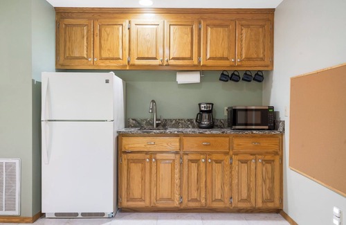 Bella Vista Casa | Spring Available! Lakefront, Dock, Remodeled, Views, screen porch, Kayaks!