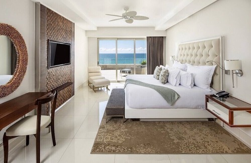 Zona Hotelera Complejo | Spring Break Garza Blanca Cabo! 5Diamond Resort, 3 Bed and 3.5 Bath Oceanfront