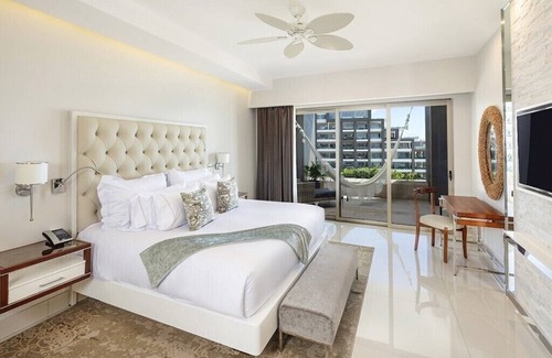 Zona Hotelera Complejo | Spring Break Garza Blanca Cabo! 5Diamond Resort, 3 Bed and 3.5 Bath Oceanfront