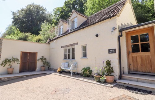 Stroud Casa | Spring Cottage