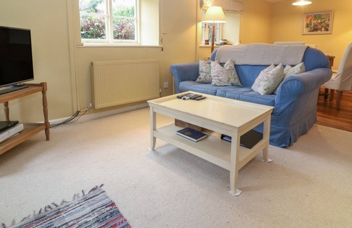 Chedworth Cabaña | CASA DE PRIMAVERA, admite mascotas, con chimenea en Bibury, Ref 988802