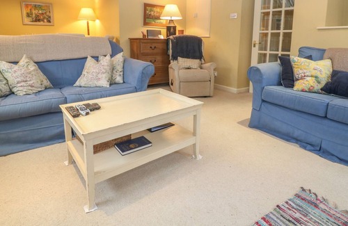Chedworth Cabaña | CASA DE PRIMAVERA, admite mascotas, con chimenea en Bibury, Ref 988802