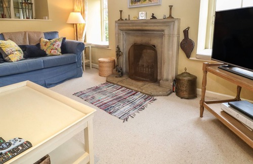 Chedworth Cabaña | CASA DE PRIMAVERA, admite mascotas, con chimenea en Bibury, Ref 988802